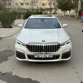 BMW 750 2012