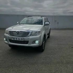 Toyota Hilux 2013