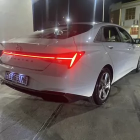 Hyundai Elantra 2021