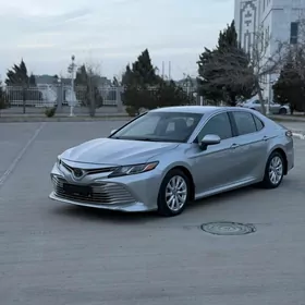 Toyota Camry 2018