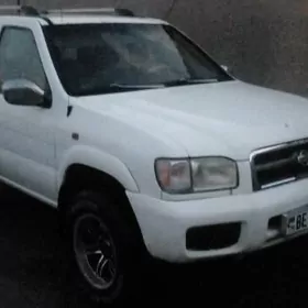 Nissan Pathfinder 1999