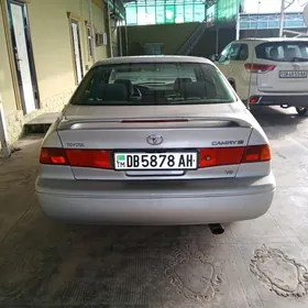 Toyota Camry 2001