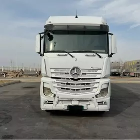 Mercedes-Benz ACTROS 3331 2014