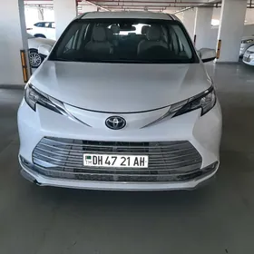 Toyota Sienna 2021