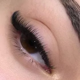 Наращивание ресничек