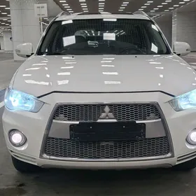 Mitsubishi Outlander 2010