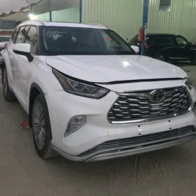 Toyota Highlander 2022