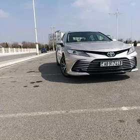 Toyota Camry 2021