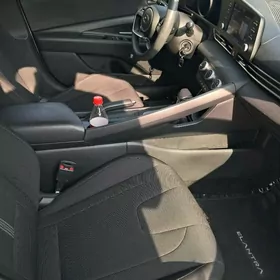 Hyundai Elantra 2021