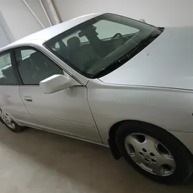 Toyota Avalon 2001