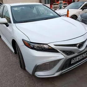 Toyota Camry 2022