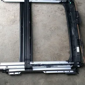 KIA Corneval yzky panoramma