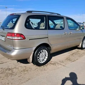 Toyota Sienna 2001