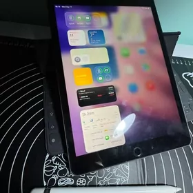 iPad 8.   128 gb Arassa