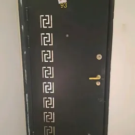 Dashky we içgi gapylar