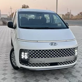 Hyundai Staria 2022