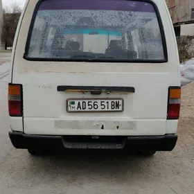 Nissan Urvan 1998