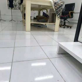 Stol köýnek biçilyan