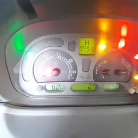 Case STX325 Accusteer 2014