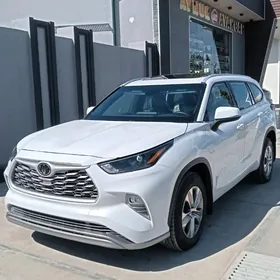 Toyota Highlander 2021
