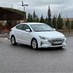 Hyundai Elantra 2020
