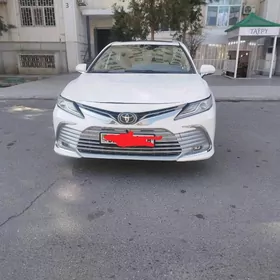 Toyota Camry 2020