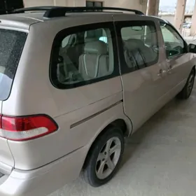Toyota Sienna 2002