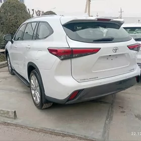 Toyota Highlander 2023