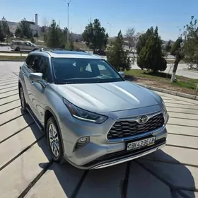 Toyota Highlander 2022