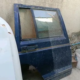 Jeep Gracsrokee gapysy