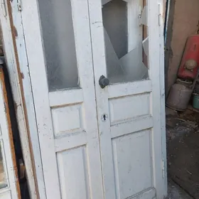 деревянные двери