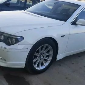 BMW 750 2004
