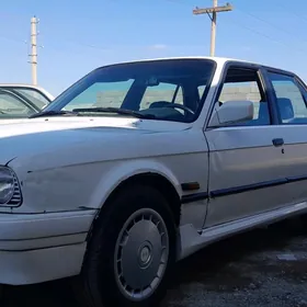 BMW 320 1987
