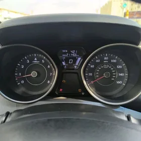 Hyundai Elantra 2013