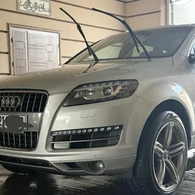 Audi Q7 2011
