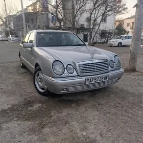 Mercedes-Benz E320 1999