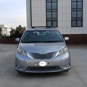 Toyota Sienna 2016