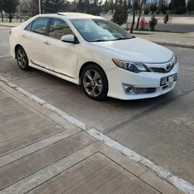 Toyota Camry 2013
