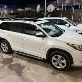 Toyota Highlander 2016