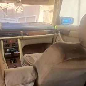 Mercedes-Benz W126 1990