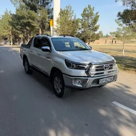 Toyota Hilux 2025