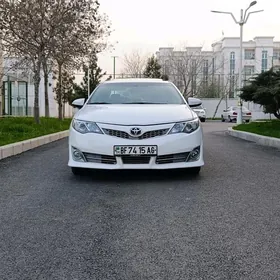 Toyota Camry 2014