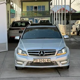 Mercedes-Benz C250 2011