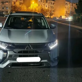 Mitsubishi Outlander 2023