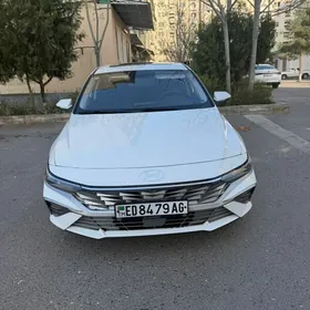 Hyundai Elantra 2025