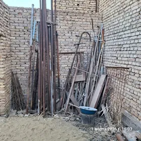 Сатлык демирлер.