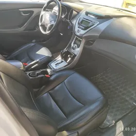 Hyundai Elantra 2011