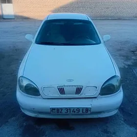 Daewoo Lanos 2001