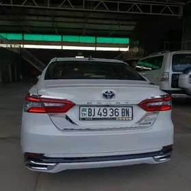 Toyota Camry Hybrid 2022