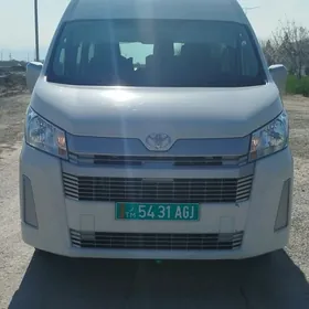 Toyota Hiace 2024